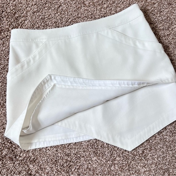 BCBGMAXAZRIA Off White Mini Skirt Asymmetrical Hem Small - Picture 6 of 12